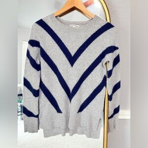 Neiman Marcus | 100% Cashmere Chevron Sweater Women’s M Gray/Navy